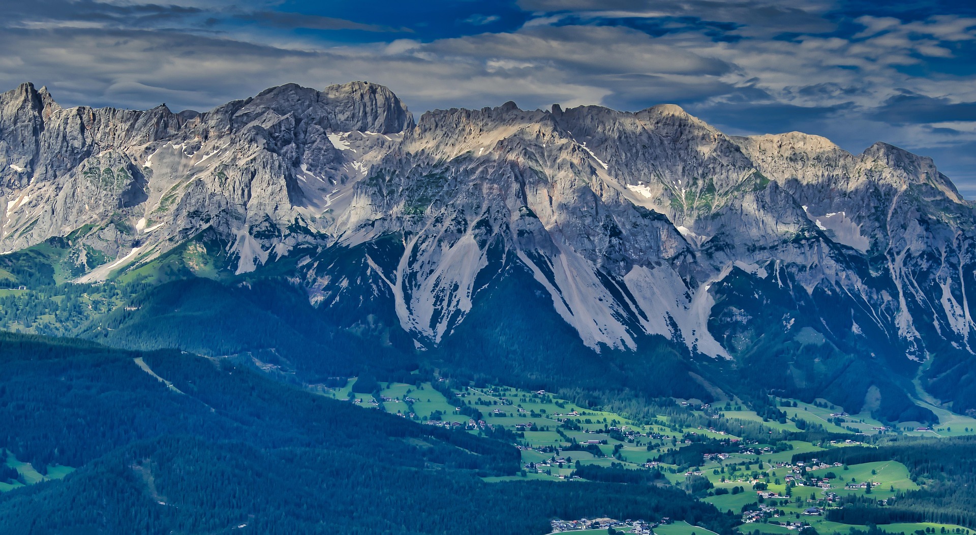 https://bestbtransfer.si/wp-content/uploads/2025/12/Julian-Alps-Triglav.jpg